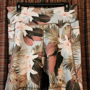 Floral high waisted 8" biker shorts